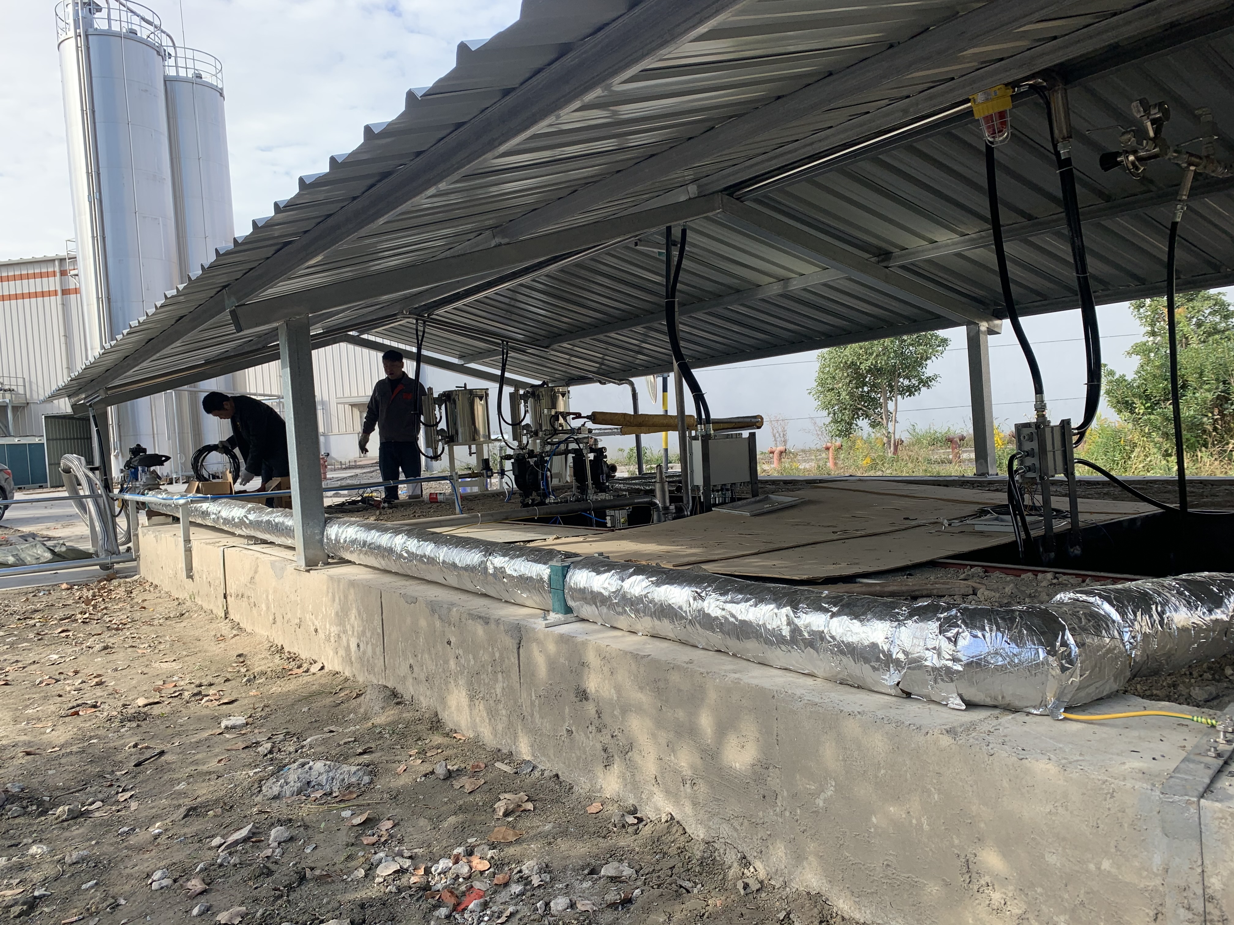 Cyclopentane storage and delivery unit